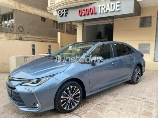 تويوتا كورولا 2025 أزرق غامق مستعملة للبيع - 2