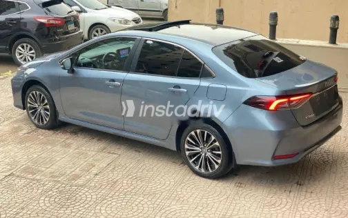 تويوتا كورولا 2025 أزرق غامق مستعملة للبيع - 4