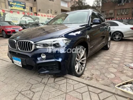 بي ام دبليو X6 2017 أزرق غامق مستعملة للبيع - 2