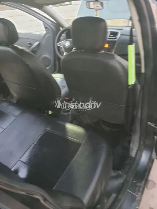 رينو لوجان 2019 أبيض مستعملة للبيع - 6