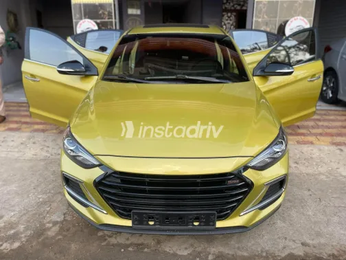 هيونداي افانتي 2017 أبيض مستعملة للبيع - 5