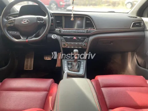 هيونداي افانتي 2017 أبيض مستعملة للبيع - 7