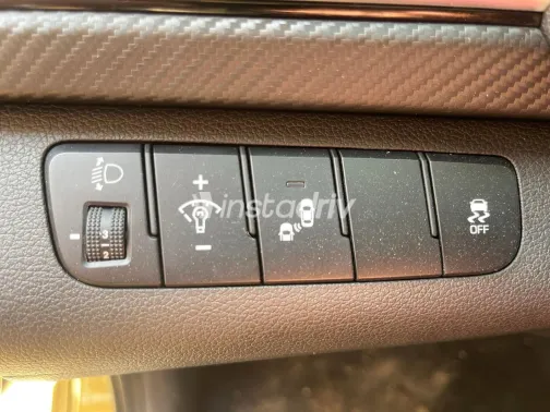 هيونداي افانتي 2017 أبيض مستعملة للبيع - 8