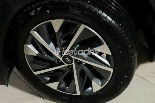 Hyundai Tucson 2024 White Used for Sale - 9