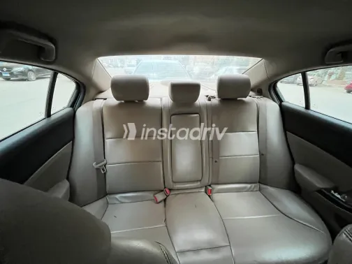 Honda Civic 2016 White Used for Sale - 8