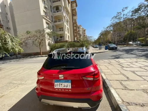 Seat Arona 2020 Red Used for Sale - 2