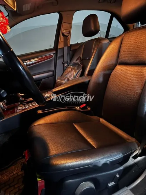 Mercedes C 180 2010 Black Used for Sale - 4