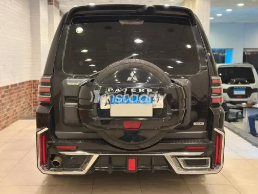 ميتسوبيشي باجيرو 2011 أسود مستعملة للبيع - 3
