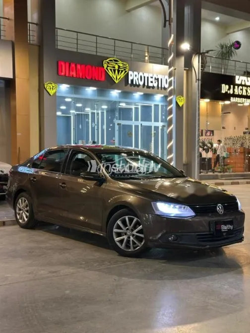 Volkswagen Jetta 2012 Brown Used for Sale - 3