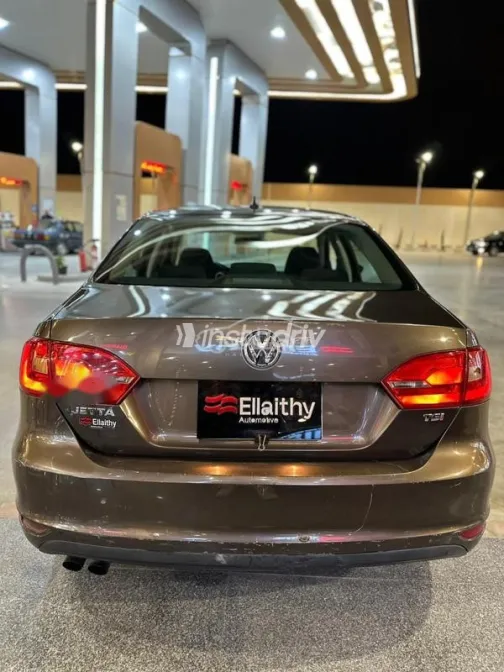 Volkswagen Jetta 2012 Brown Used for Sale - 4