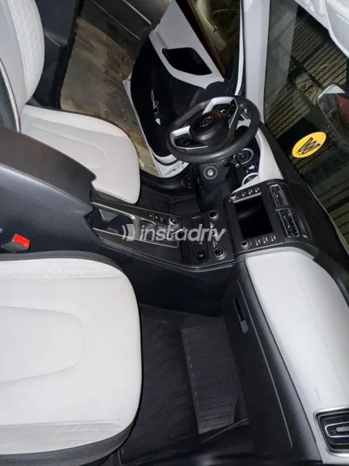 Hyundai Creta 2021 White Used for Sale - 2