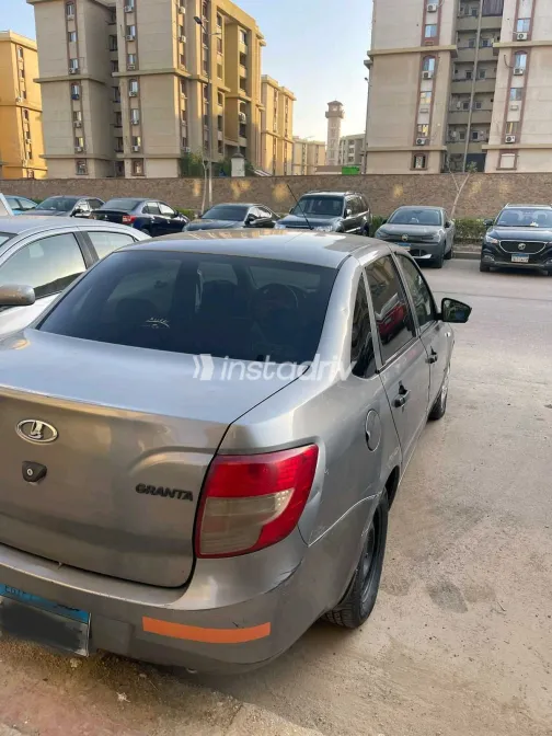 لادا جرانتا 2019 أبيض مستعملة للبيع - 2