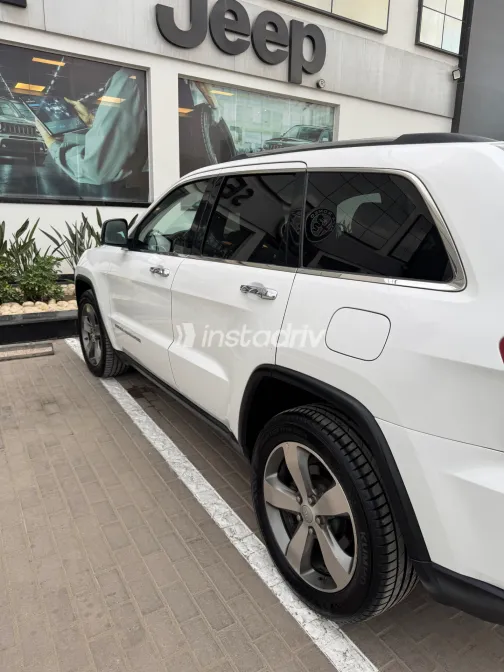 جيب جراند شيروكي 2016 أبيض مستعملة للبيع - 1