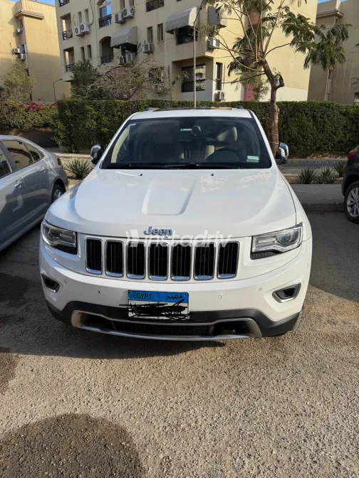 جيب جراند شيروكي 2016 أبيض مستعملة للبيع - 2