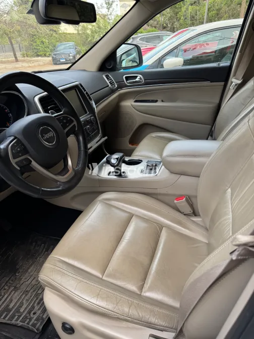 جيب جراند شيروكي 2016 أبيض مستعملة للبيع - 7