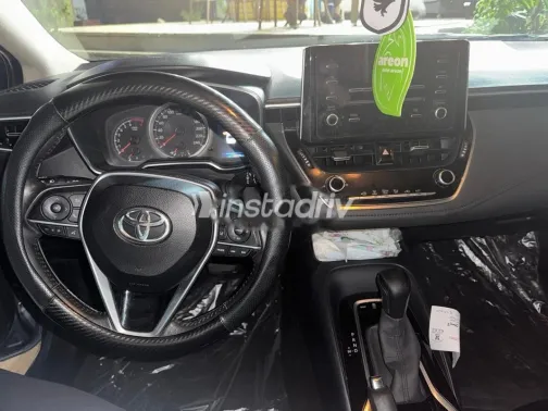 تويوتا كورولا 2019 أبيض مستعملة للبيع - 4