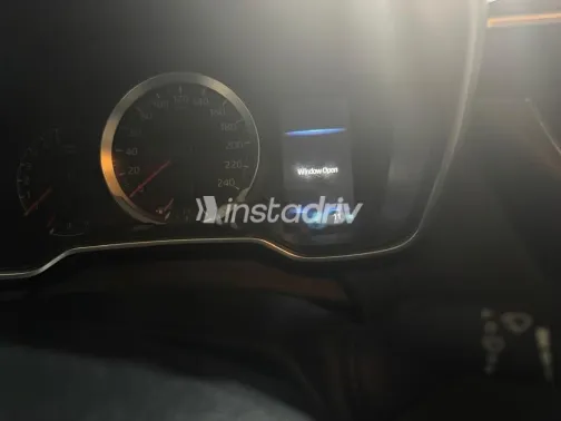 تويوتا كورولا 2019 أبيض مستعملة للبيع - 5