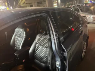 تويوتا كورولا 2019 أبيض مستعملة للبيع