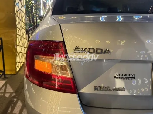 Skoda Octavia 2015 Silver Used for Sale - 1