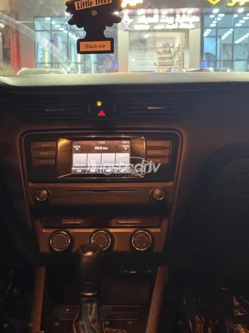 Skoda Octavia 2015 Silver Used for Sale - 3