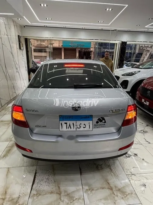Skoda Octavia 2015 Silver Used for Sale - 10