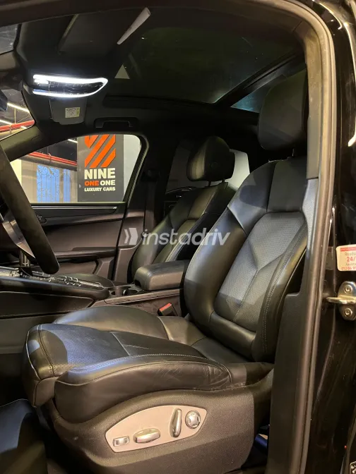 Porsche Macan 2021 White Used for Sale - 4