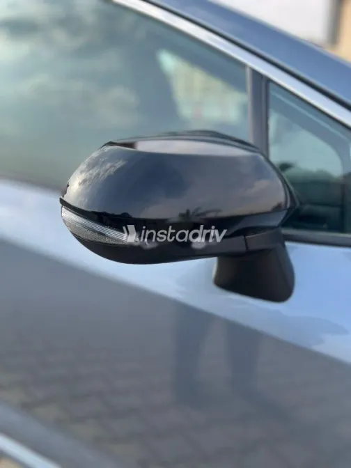 تويوتا كورولا 2025 أزرق غامق مستعملة للبيع - 8