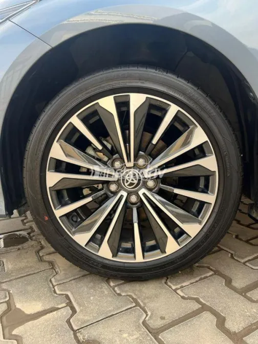 تويوتا كورولا 2025 أزرق غامق مستعملة للبيع - 9