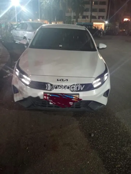 كيا K3 2024 أبيض مستعملة للبيع - 2
