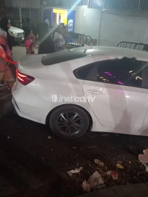 كيا K3 2024 أبيض مستعملة للبيع - 5