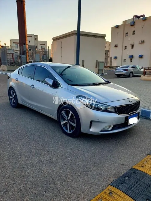 Kia Cerato 2017 Silver Used for Sale - 1