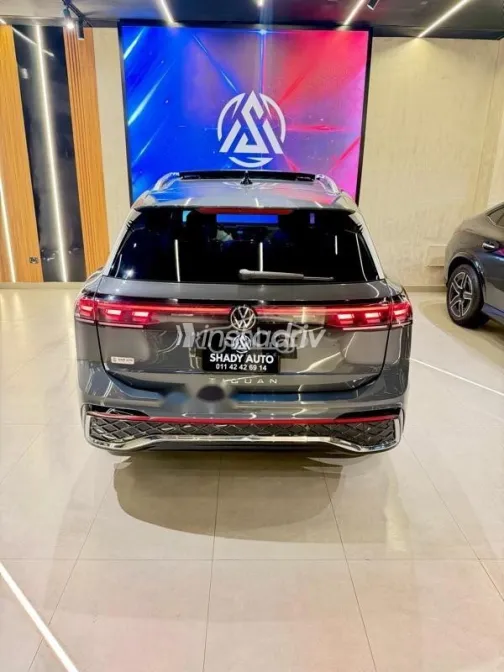 Volkswagen Tiguan 2024 Gray Used for Sale - 5