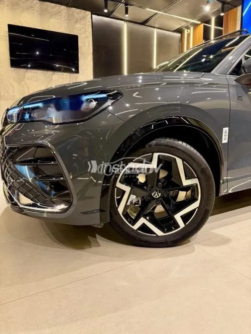 Volkswagen Tiguan 2024 Gray Used for Sale - 6