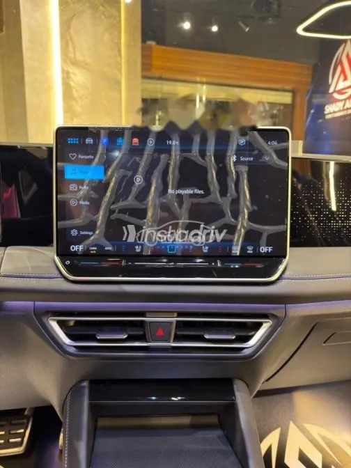 Volkswagen Tiguan 2024 Gray Used for Sale - 8