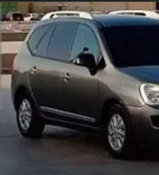 كيا كارينز 2011 أبيض مستعملة للبيع