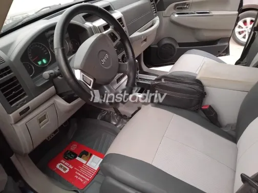 جيب شيروكي 2009 أسود مستعملة للبيع - 5