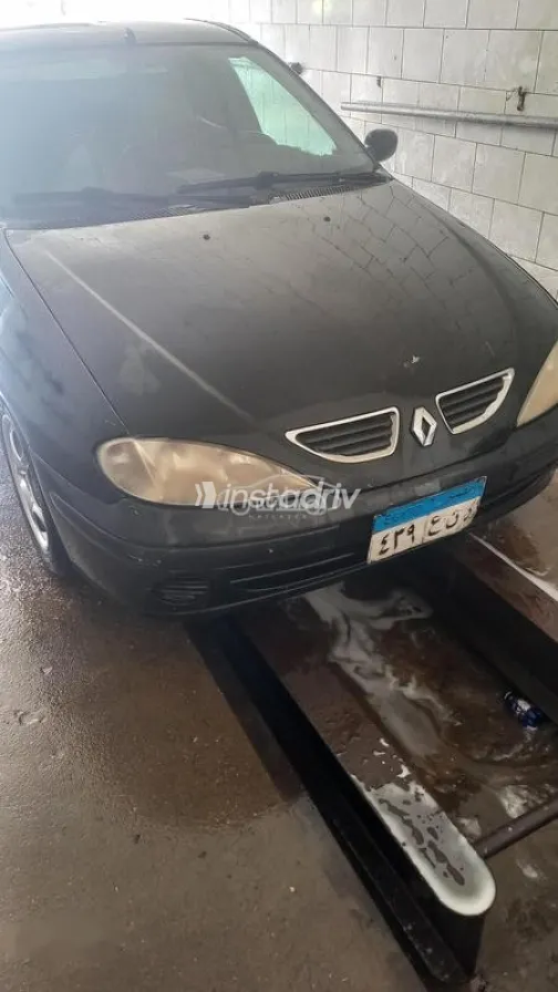 رينو ميجان 2000 أسود مستعملة للبيع - 2