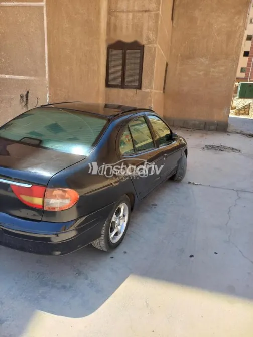 رينو ميجان 2000 أسود مستعملة للبيع - 10