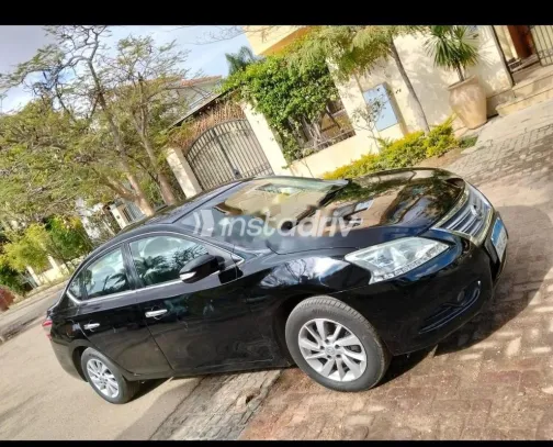 Nissan Sentra 2018 White Used for Sale - 3