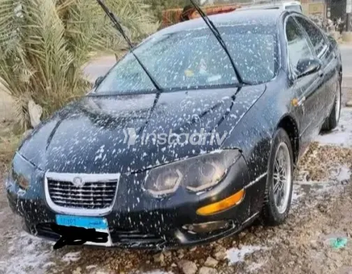 كرايسلر 300 1999 أبيض مستعملة للبيع - 2