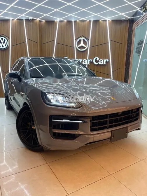 Porsche Cayenne S 2024 White Used for Sale - 3