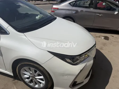 Toyota Corolla 2021 White Used for Sale - 9
