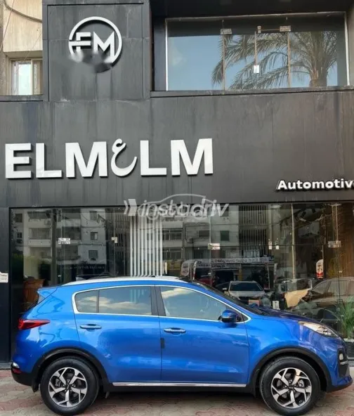 كيا سبورتاج 2021 أزرق غامق مستعملة للبيع - 5