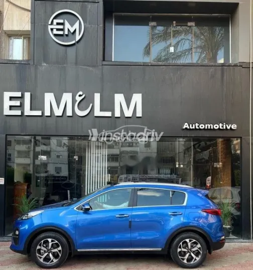 كيا سبورتاج 2021 أزرق غامق مستعملة للبيع - 7