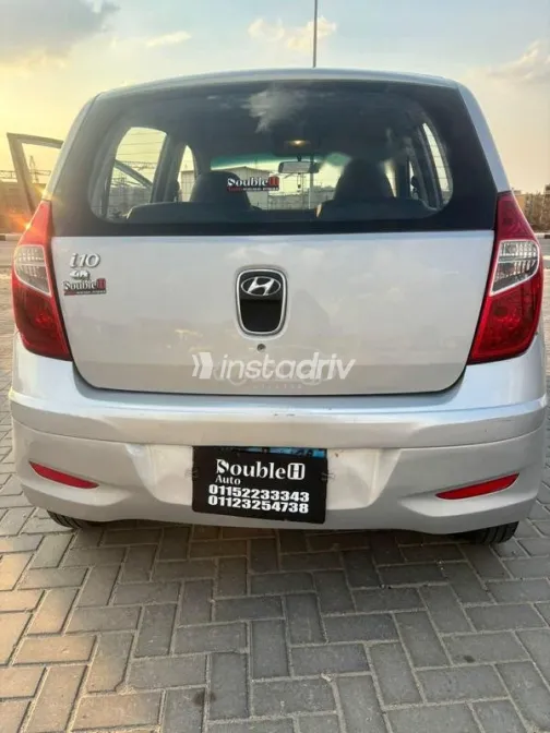 هيونداي I10 2017 فضي مستعملة للبيع - 8