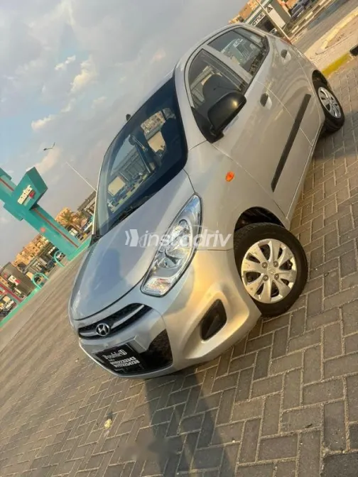هيونداي I10 2017 فضي مستعملة للبيع - 9