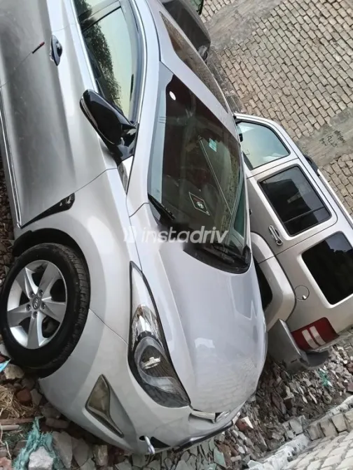 هيونداي إلنترا ام دى 2013 فضي مستعملة للبيع - 2