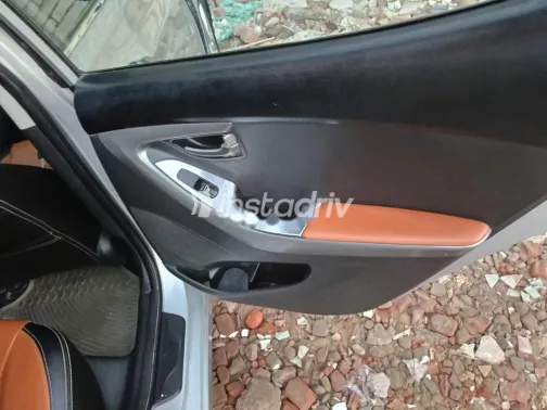 هيونداي إلنترا ام دى 2013 فضي مستعملة للبيع - 5