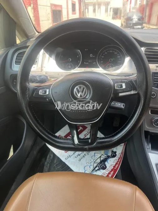 فولكس فاغن جولف 7 2015 أزرق غامق مستعملة للبيع - 4