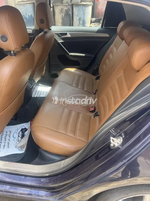 فولكس فاغن جولف 7 2015 أزرق غامق مستعملة للبيع - 8